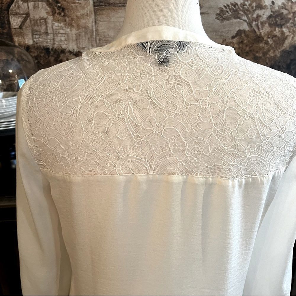 EXPRESS Blouse White Lace Front & Back Yoke size Small Petite - Picture 4 of 6